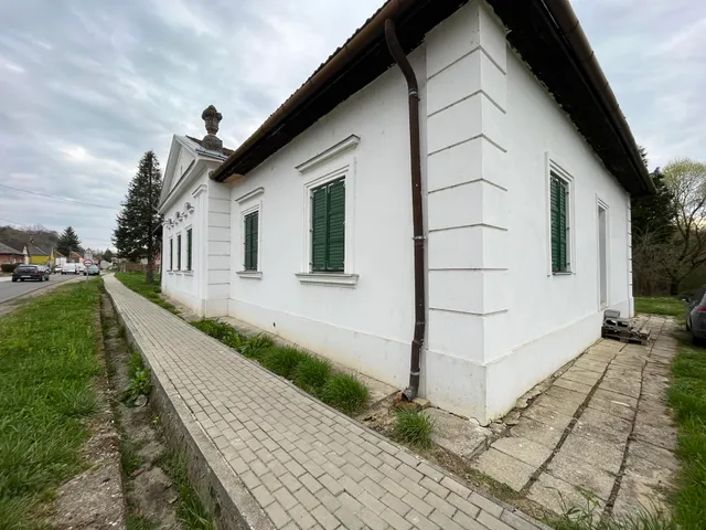 Eladó ház Magyarszék, Kossuth Lajos utca 320 nm