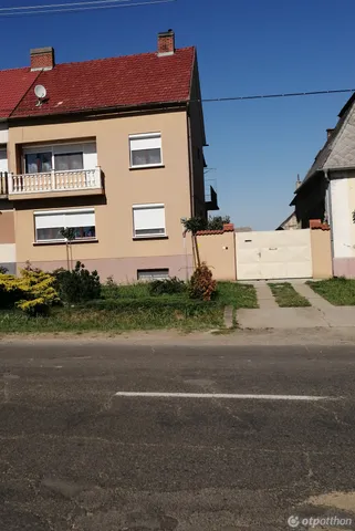 Eladó ház Vaskút, Kossuth Lajos utca 100 209 nm
