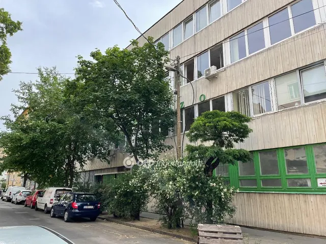 Kiadó kereskedelmi és ipari ingatlan Budapest XIV. kerület, Várna utca 91 nm