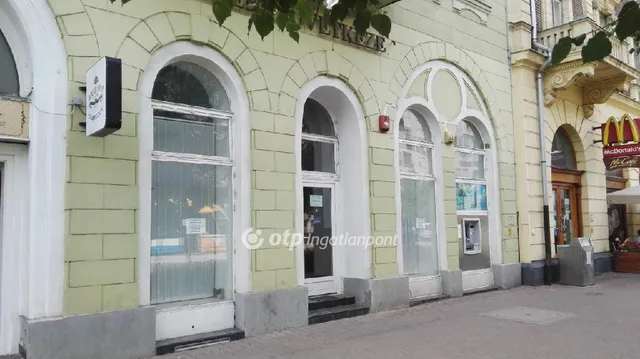 Kiadó kereskedelmi és ipari ingatlan Debrecen, Belváros 86 nm