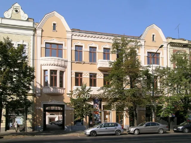 Kiadó kereskedelmi és ipari ingatlan Debrecen, Belváros 1378 nm