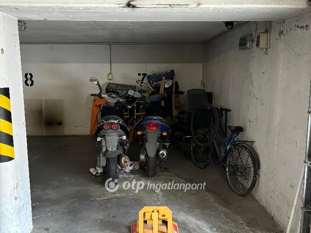 Eladó garázs Győr, Víztükör utca 15 11 nm