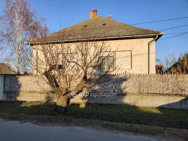 Eladó ház Dunaföldvár 114 nm