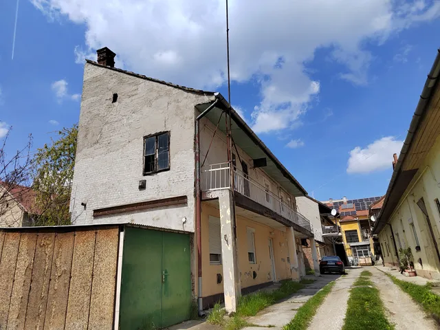 Eladó kereskedelmi és ipari ingatlan Kaposvár, Belváros 25 nm