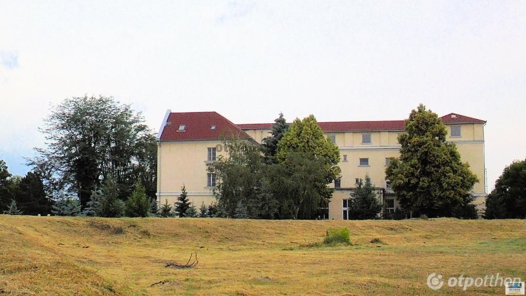 Eladó kereskedelmi és ipari ingatlan Budapest XXII. kerület, Nagytétény 2785 nm