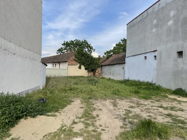 Eladó telek Debrecen, Óváros 288 nm