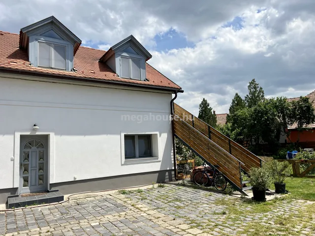 Eladó ház Budaörs 560 nm