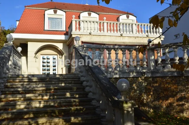 Eladó ház Budapest XI. kerület, Sasad-Sashegy XI. ker. 360 nm