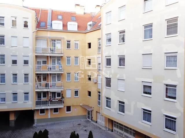 Eladó lakás Budapest VIII. kerület 70 nm