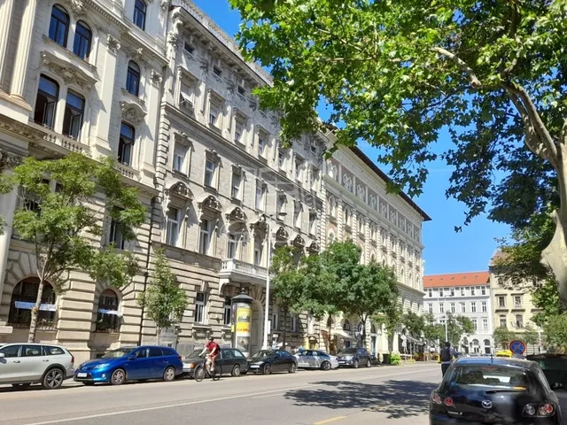 Eladó kereskedelmi és ipari ingatlan Budapest V. kerület, Lipótváros 54 nm