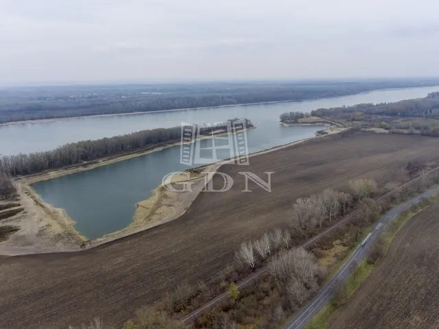 Dunaalmás eladó külterületi telek 250000 m² telekterületű: 1 936,79 millió Ft