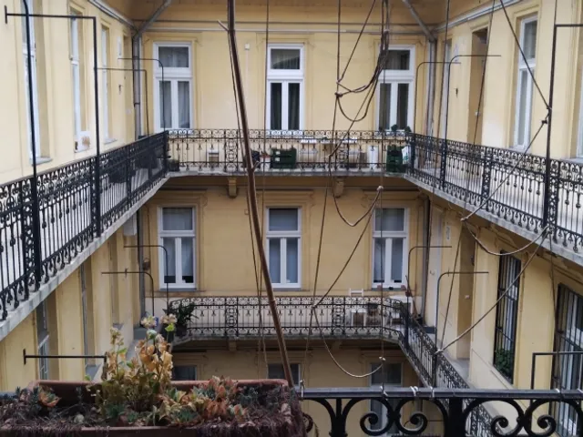 Eladó lakás Budapest VI. kerület, Nagykörúton belüli terület 26 nm