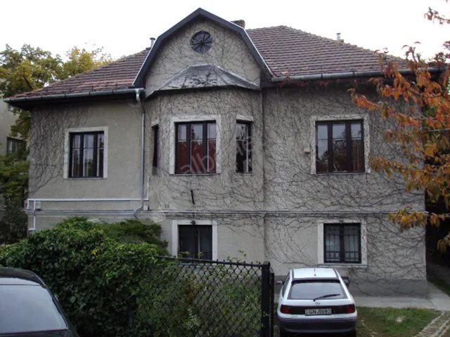Eladó ház Budapest XII. kerület, Németvölgy 250 nm
