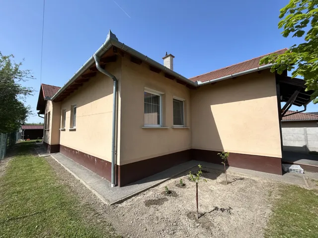 Eladó ház Győrzámoly 154 nm