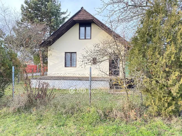 Pécs eladó családi ház 1 szobás: 20,99 millió Ft