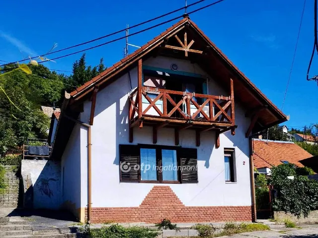 Pécs eladó családi ház 3 szobás: 56,9 millió Ft