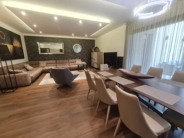 Debrecen eladó családi ház 7 szobás: 259 millió Ft