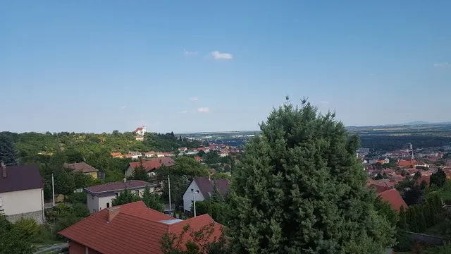 Kiadó lakás Pécs, Magaslati út 52 nm