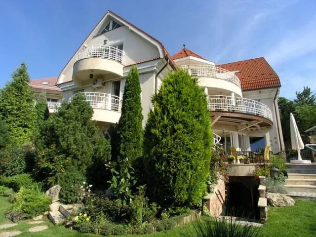 Eladó ház Budapest II. kerület 760 nm