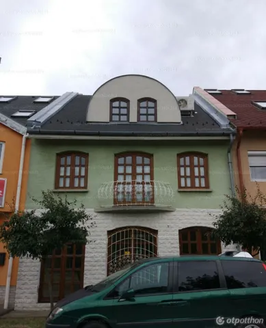 Eladó ház Budapest XVII. kerület, Rákoskert 210 nm