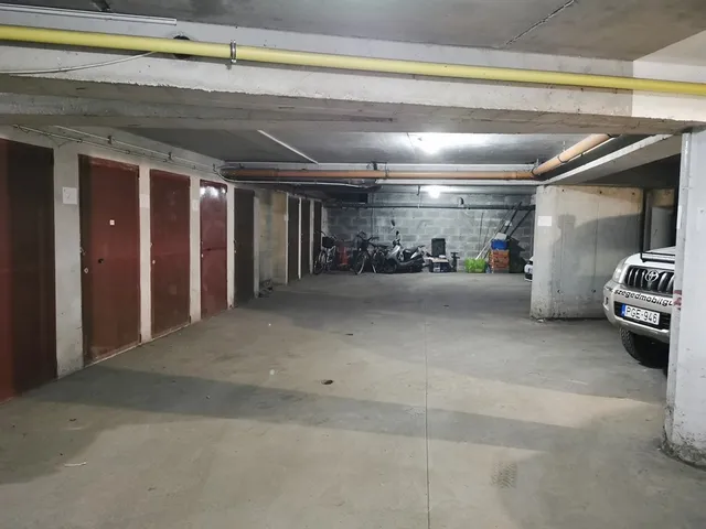 Eladó garázs Szeged, Újszeged 20 nm