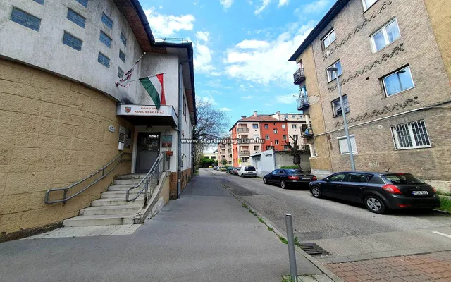 Eladó kereskedelmi és ipari ingatlan Budapest X. kerület, Salgótarjáni utca 240 nm