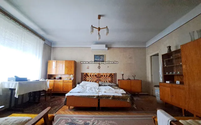 Budapest XV. kerület eladó családi ház 2 szobás: 65 millió Ft