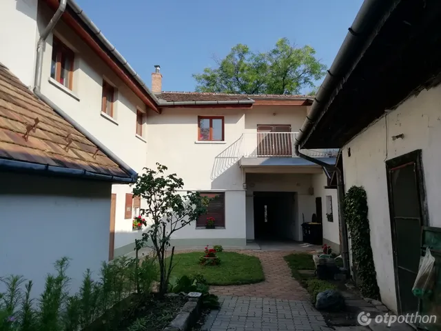Eladó ház Budapest XXII. kerület, Nagytétény, Nagytétényi út 421 nm