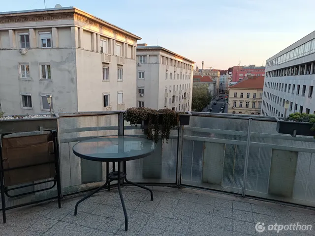 Eladó lakás Budapest V. kerület, Bank negyed 72 nm