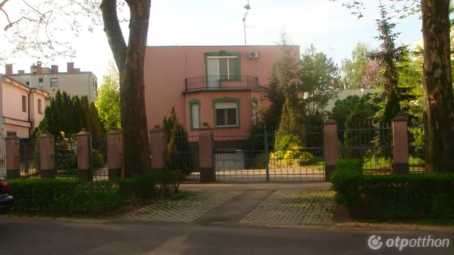 Eladó ház Debrecen, Nagyerdő 250 nm