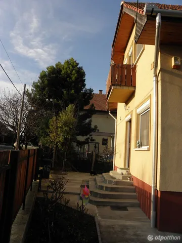 Eladó ház Dány, Kossuth utca 310 nm