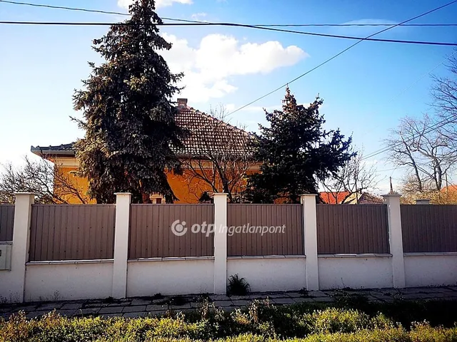 Szeged eladó családi ház 2+2 fél szobás: 49,9 millió Ft