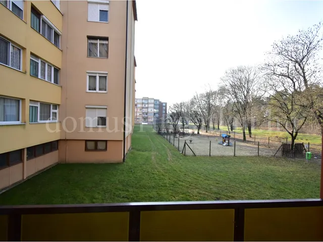 Eladó lakás Szombathely, Derkovits-lakótelep 53 nm