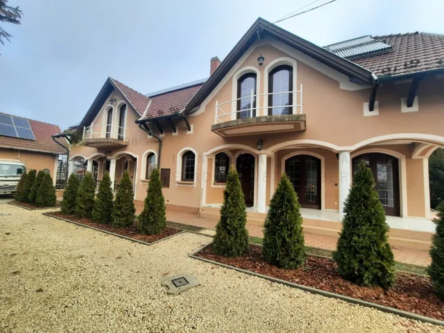 Eladó ház Szeged, Újszeged 260 nm