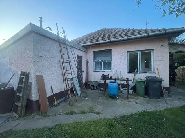 Eladó ház Kazincbarcika, Újkertváros, Kiserdősor 65 nm