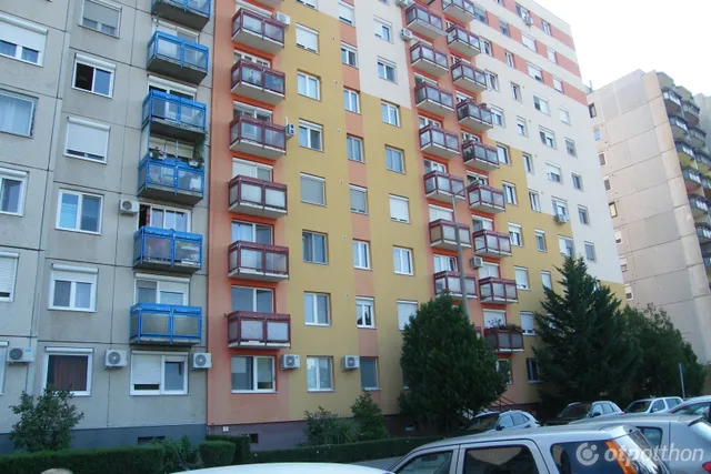 Eladó lakás Szolnok, Széchenyi-lakótelep 44 nm