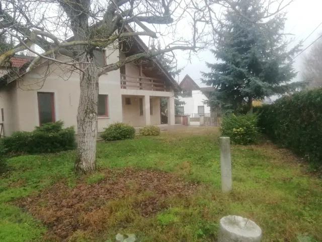 Eladó ház Győr, Révfalu 2 nm