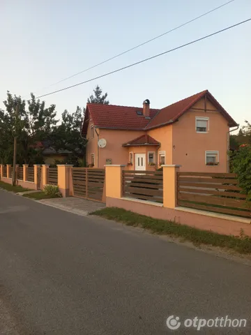 Eladó ház Pécs, Szabolcsfalu 120 nm