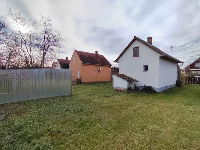 Eladó ház Dombóvár, Gunarasfürdő 40 nm