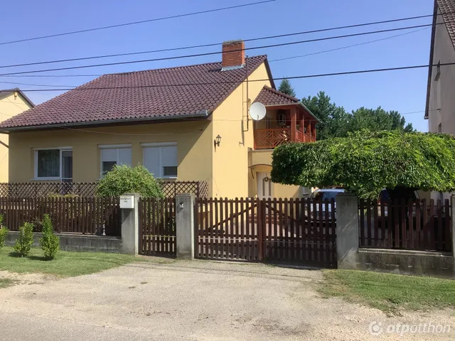 Eladó ház Győrújbarát 150 nm