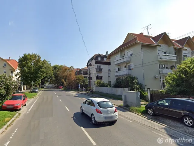 Eladó lakás Debrecen, Széchenyikert 96 nm