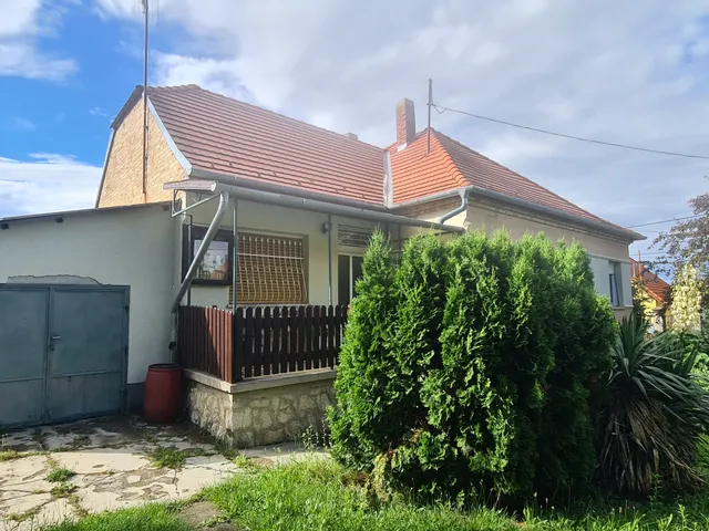 Eladó ház Győrújbarát 100 nm