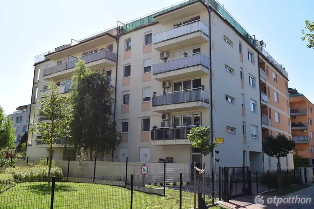 Eladó lakás Budapest X. kerület, Téglagyárdűlő 63 nm