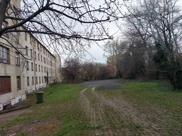 Eladó kereskedelmi és ipari ingatlan Budapest X. kerület, Óhegy 7210 nm