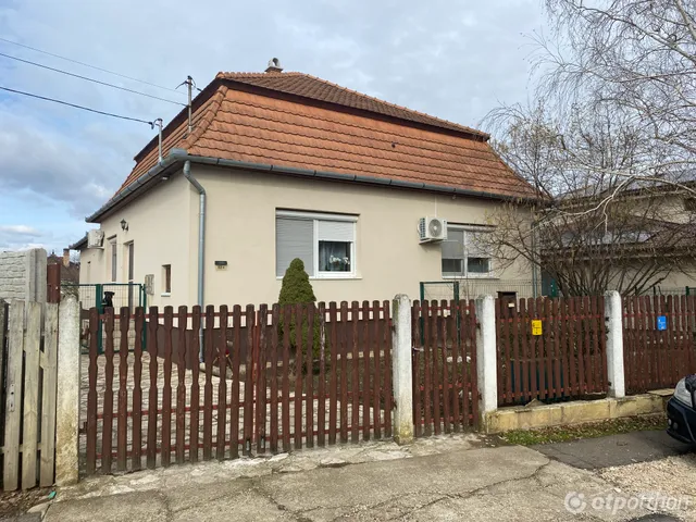 Debrecen eladó családi ház 2+1 fél szobás: 72 millió Ft