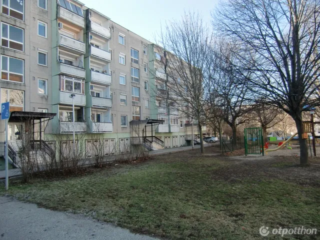 Eladó lakás Veszprém, Cholnokyváros 68 nm