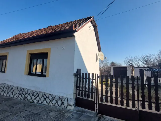 Eladó ház Dombóvár 85 nm
