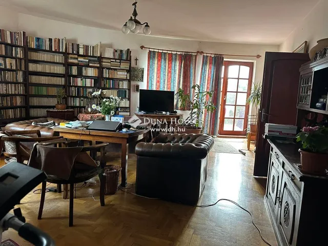 Eladó ház Budapest II. kerület, Budaliget 392 nm