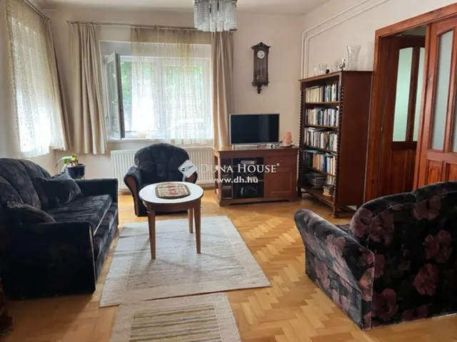 Eladó ház Budapest XVIII. kerület, Gloriett-telep 220 nm