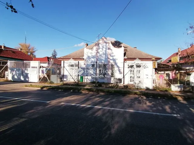 Eladó kereskedelmi és ipari ingatlan Budapest XVII. kerület 150 nm
